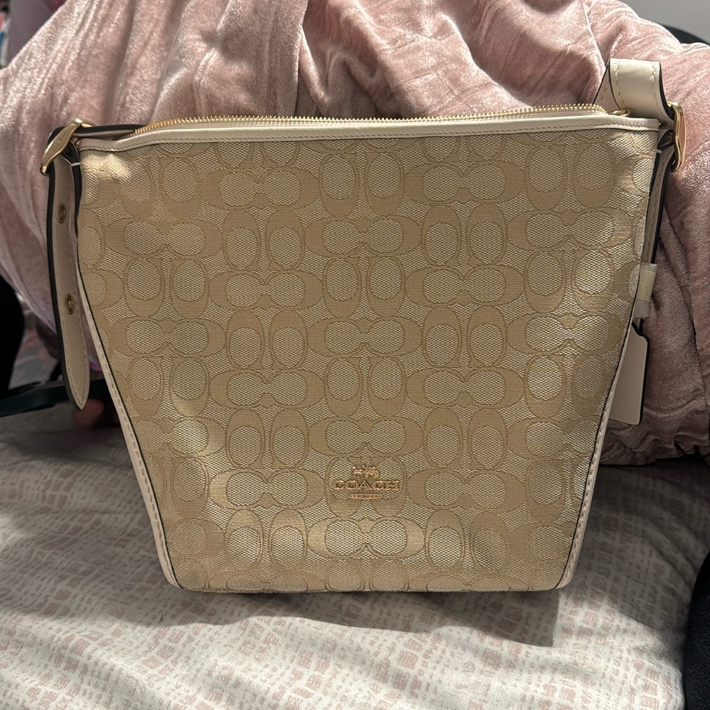 Coach purse… brand new asking $200. OBO